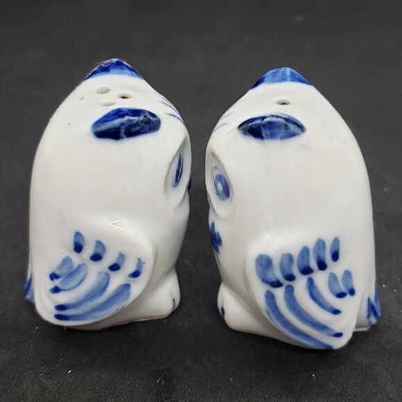Porcelain Vintage Blue White Owl Salt and Pepper Shaker Set with Tray - Picture 9 of 11